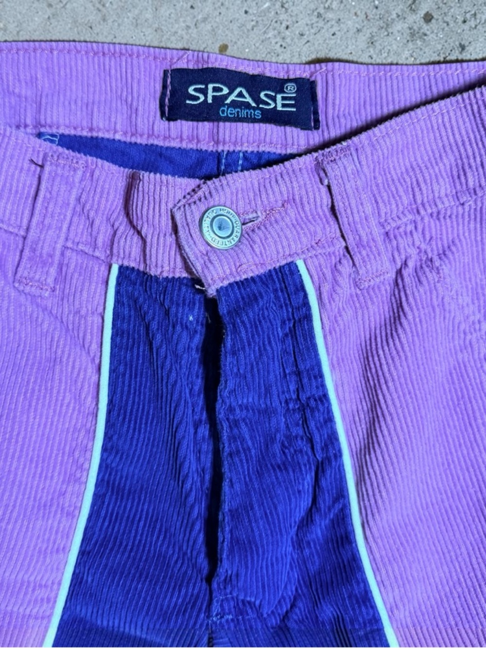 SPASE VINTAGE Two-Tone Purple & Blue Flare Jeans by - Picture 5 of 5